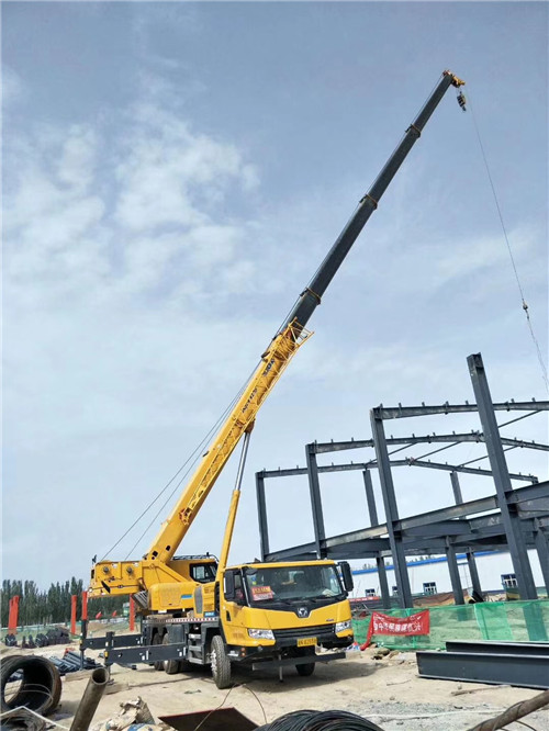 自流井区超高层建筑钢结构吊装案例